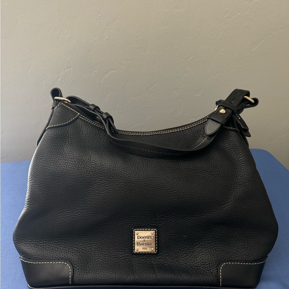 DOONEY & BOURKE LARGE PEBBLED GRAIN BLACK HOBO